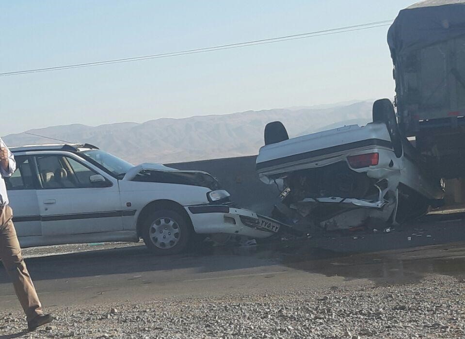 مصدومیت ۷ نفر در حادثه برخورد ۲ خودرو پژو پارس با کامیون