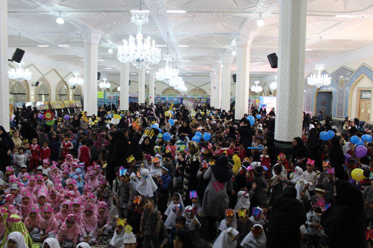 برپایی نمایشگاه به مناسبت هفته ملی کودک در کاشمر