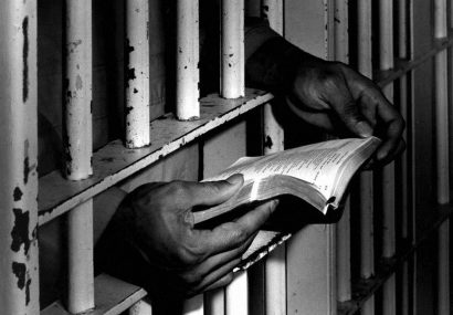 آزادی زندانی کتاب‌خوان نیشابوری