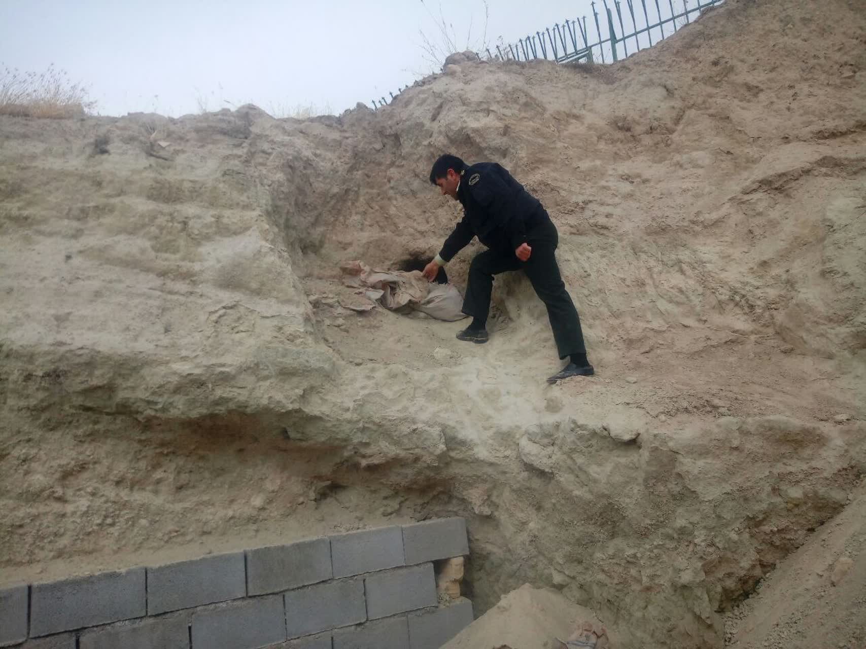 یک حفار غیرمجاز در نیشابور دستگیر شد