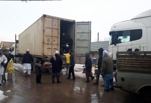 بخشی از کمک‌های مردم تایباد به مناطق سیل‌زده جنوب استان سیستان و بلوچستان ارسال شد/ گزارش تصویری