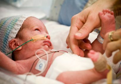ارائه خدمات تخصصی به نوزادان نارس در بیمارستان شهید هاشمی نژاد