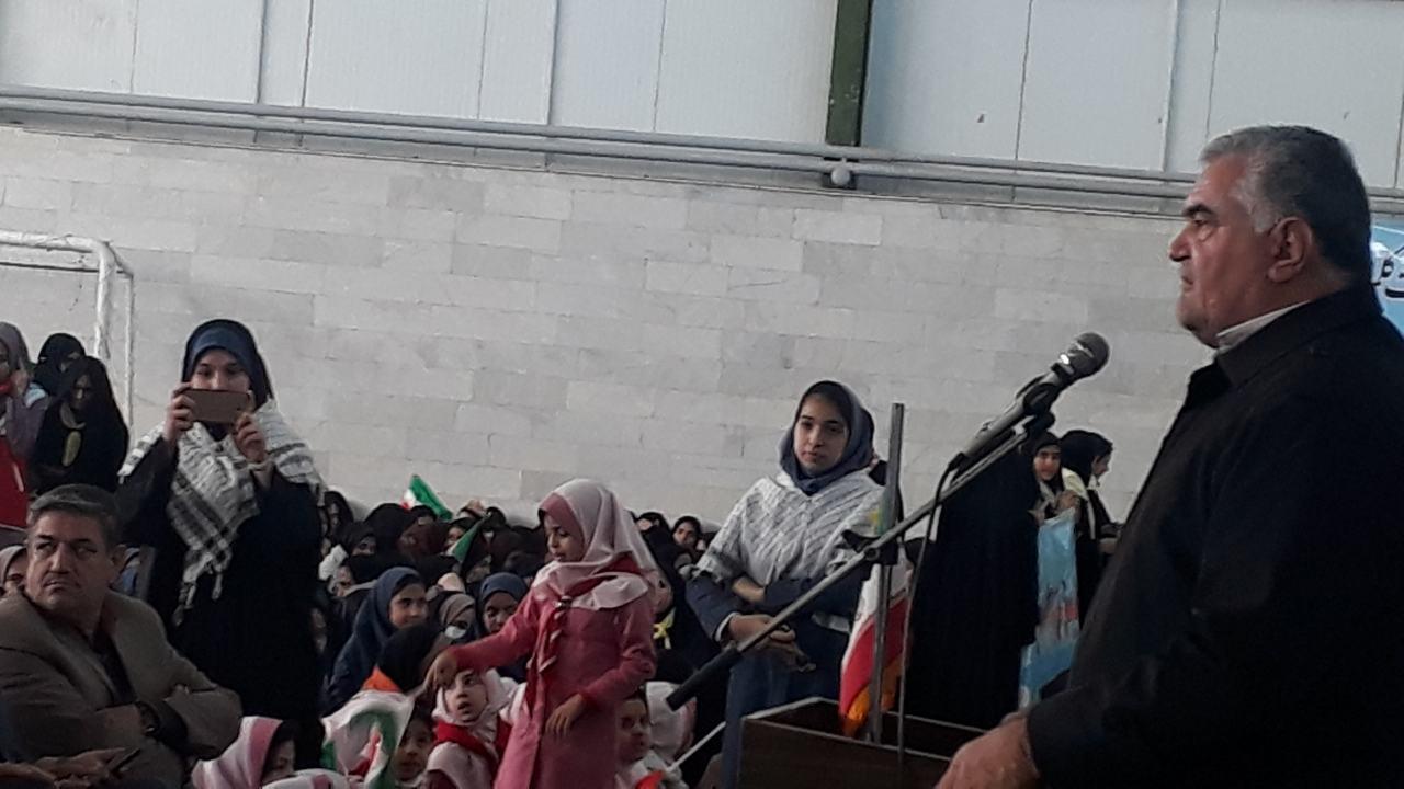 نواختن نمادین زنگ انقلاب در مدارس رشتخوار