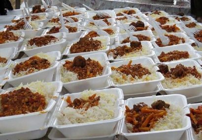 توزیع بیش از ۱۲۴ هزار سبدکالا و غذای گرم بین نیازمندان کمیته امداد اداره یک مشهد