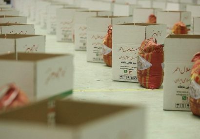 ۲۲۵ بسته معیشتی در قالب کمک مومنانه به همت  جمعیت هلال احمر مه ولات بین نیازمندان توزیع شد