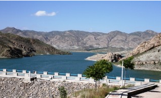 طرح بزرگ تامین آب شرب شهرستان قوچان از سد تبارک در هفته دولت آغاز می‌شود
