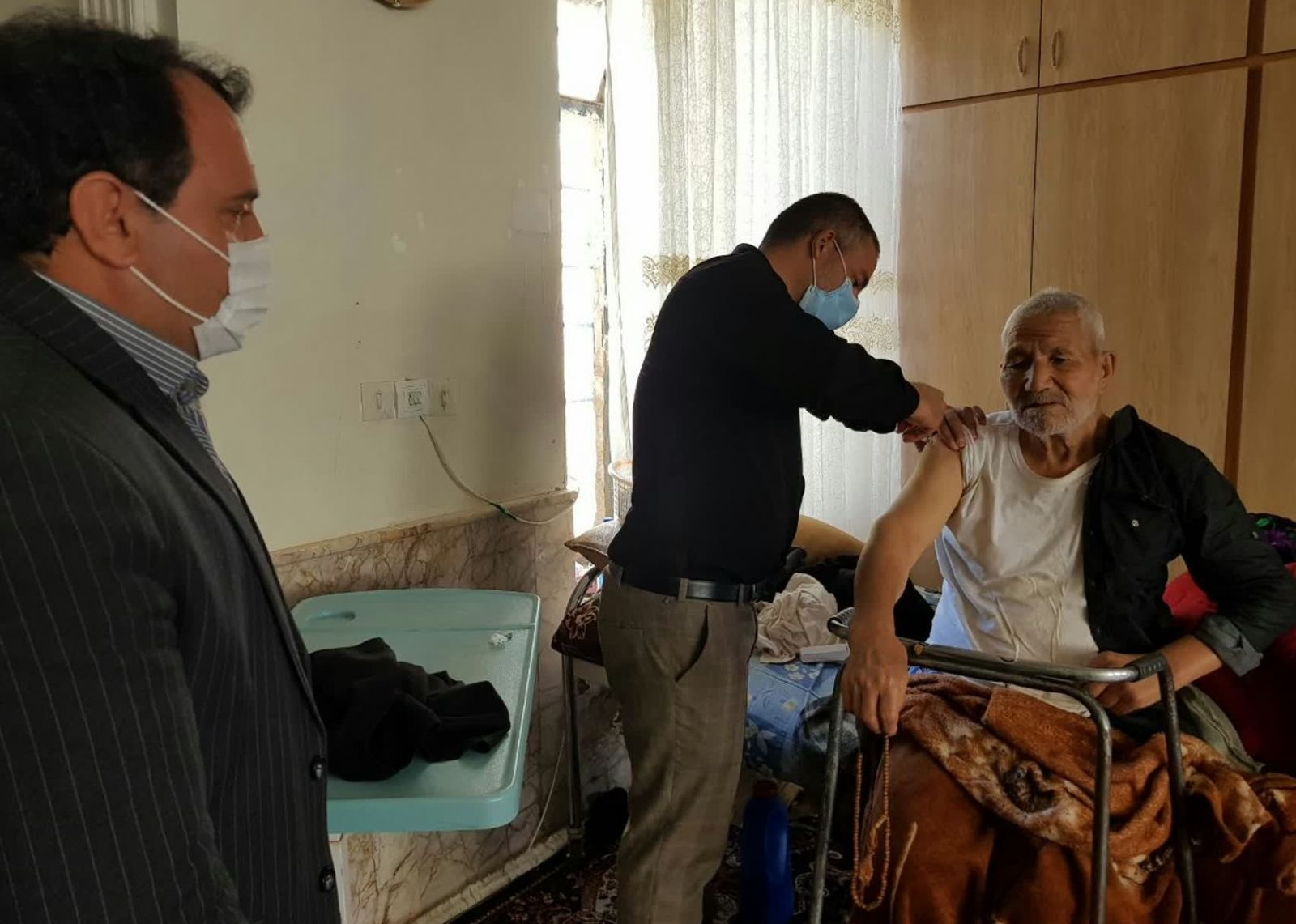 جانبازان ۵۰ درصد و شیمیایی تربت جام واکسن آنفلوانزا زدند
