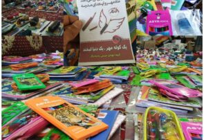 توزیع بسته کمک آموزشی از سوی گروه جهادی در رشتخوار