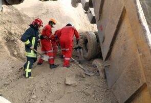 مرگ غم‌انگیز راننده کامیون زیر تلی از خاک در مشهد
