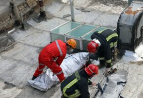افسر نگهبان آتش نشانی مشهد: مرگ کارگر ساختمانی با سقوط بالابر رقم خورد! + گزارش تصویری