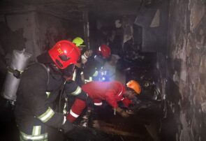 نجات ۶ نفر توسط آتش نشانان در پی انفجار توأم با آتش سوزی امشب یک آپارتمان مسکونی در بولوار پیروزی مشهد + گزارش تصویری
