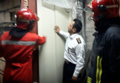 افزایش عملیات نجات افراد از داخل آسانسور توسط آتش نشانان به دلیل قطع برق در مشهد