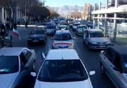 حضور مردم در راهپیمایی خودرویی در مشهد