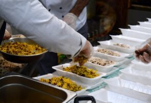 طرح اطعام مهدوی در ایام ماه مبارک رمضان در رشتخوار دنبال می‌شود