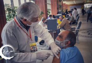 گزارش تصویری از تزریق واکسن کرونا در مشهد مقدس