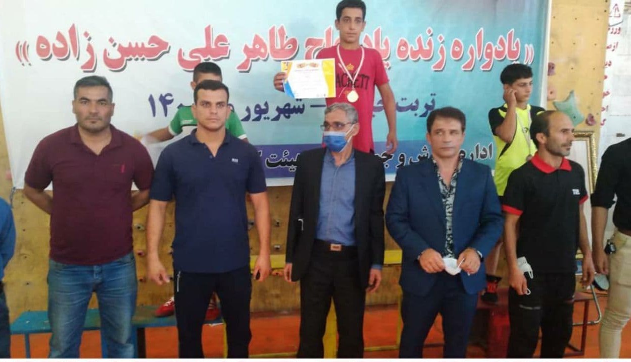 کسب مقام نخست و راهیابی به مسابقات کشوری توسط کشتی گیر نونهال رشتخواری