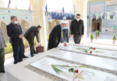 غبارروبی و عطرافشانی مزار شهدای جهادگر و بازدید از نمایشگاه هفته دفاع مقدس در نیشابور