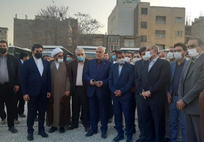 وزیر کشور از ۱۱۰ دستگاه اتوبوس جدید در مشهد رونمایی کرد