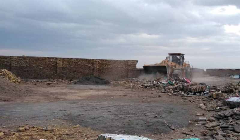 تخریب ساخت و سازهای غیرمجاز در گناباد آغاز شد