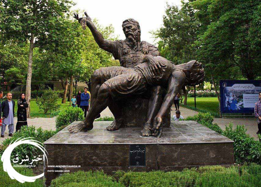 گزارش تصویری مراسم رونمایی از مجسمه برنزی نبرد رستم و سهراب