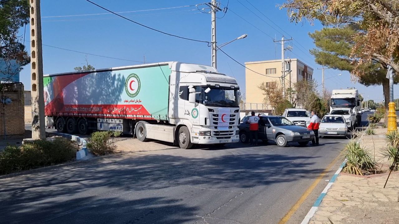 ارسال ۱۸ دستگاه کامیون کِشنده کمک های مردمی به مناطق زلزله زده ولایت هرات افغانستان