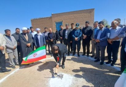 آیین کلنگ زنی ساخت آموزشگاه شش کلاسه در شهرستان صالح آباد