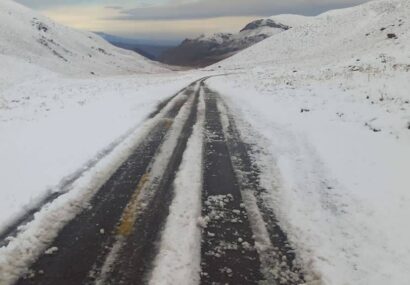 بارش برف و باران در جاده های خراسان رضوی