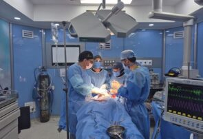 انجام جراحی موفق تومور بدخیم فک در بیمارستان امید مشهد