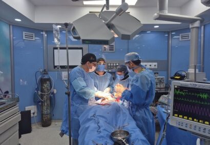 انجام جراحی موفق تومور بدخیم فک در بیمارستان امید مشهد