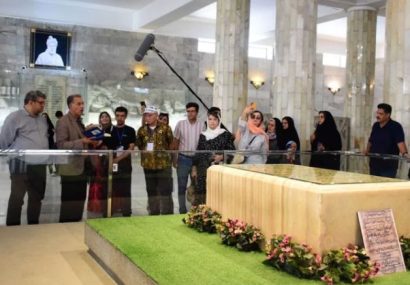 تمرکز خراسان رضوی بر بازارهای همفرهنگ و همزبان در توسعه گردشگری خارجی تمرکز خراسان رضوی بر بازارهای همفرهنگ و همزبان در توسعه گردشگری خارجی