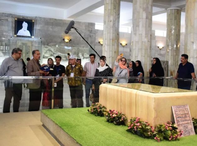 تمرکز خراسان رضوی بر بازارهای همفرهنگ و همزبان در توسعه گردشگری خارجی تمرکز خراسان رضوی بر بازارهای همفرهنگ و همزبان در توسعه گردشگری خارجی