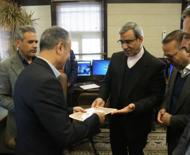 تقدیر استاندار خراسان رضوی از کارکنان گمرک دوغارون تقدیر استاندار خراسان رضوی از کارکنان گمرک دوغارون