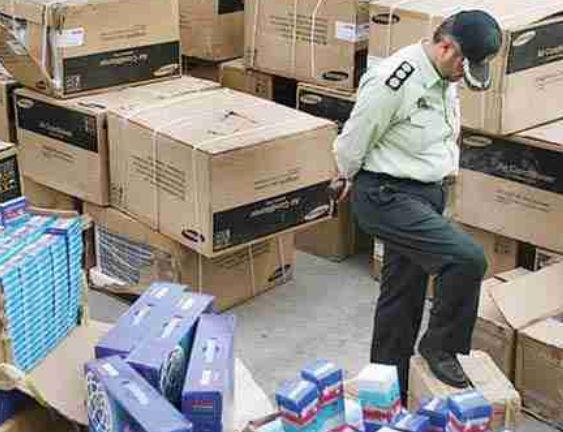 برخورد قاطع تعزیرات حکومتی با قاچاقچی کالا برخورد قاطع تعزیرات حکومتی با قاچاقچی کالا