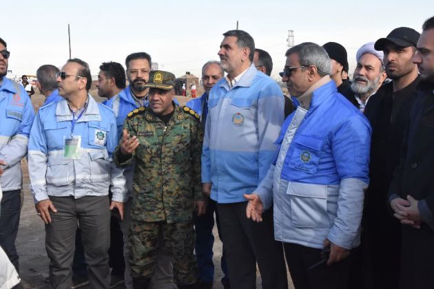 مانور تمامعیار استانی زلزله «مقاوم در سایه خورشید» با حضور رئیس سازمان مدیریت بحران کشور در مشهد برگزار شد. مانور تمامعیار استانی زلزله «مقاوم در سایه خورشید» با حضور رئیس سازمان مدیریت بحران کشور در مشهد برگزار شد.