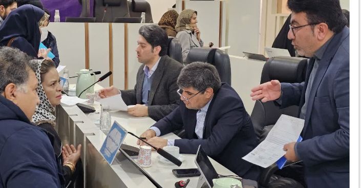 تداوم دیدارهای مردمی فرمانداران در خراسان رضوی برای پاسخگویی بیواسطه به مطالبات شهروندان تداوم دیدارهای مردمی فرمانداران در خراسان رضوی برای پاسخگویی بیواسطه به مطالبات شهروندان