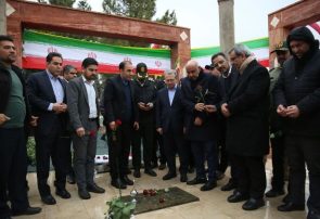 ادای احترام وزیر تعاون، کار و رفاه اجتماعی و استاندار خراسان رضوی به شهدای گمنام شهر مزداوند