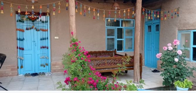 صدور سیزدهمین پروانه فعالیت اقامتگاه بومگردی در شهرستان چناران صدور سیزدهمین پروانه فعالیت اقامتگاه بومگردی در شهرستان چناران