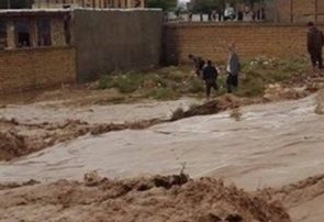 نجات ۴۰ مسافر از سیلاب قلندرآباد فریمان نجات ۴۰ مسافر از سیلاب قلندرآباد فریمان