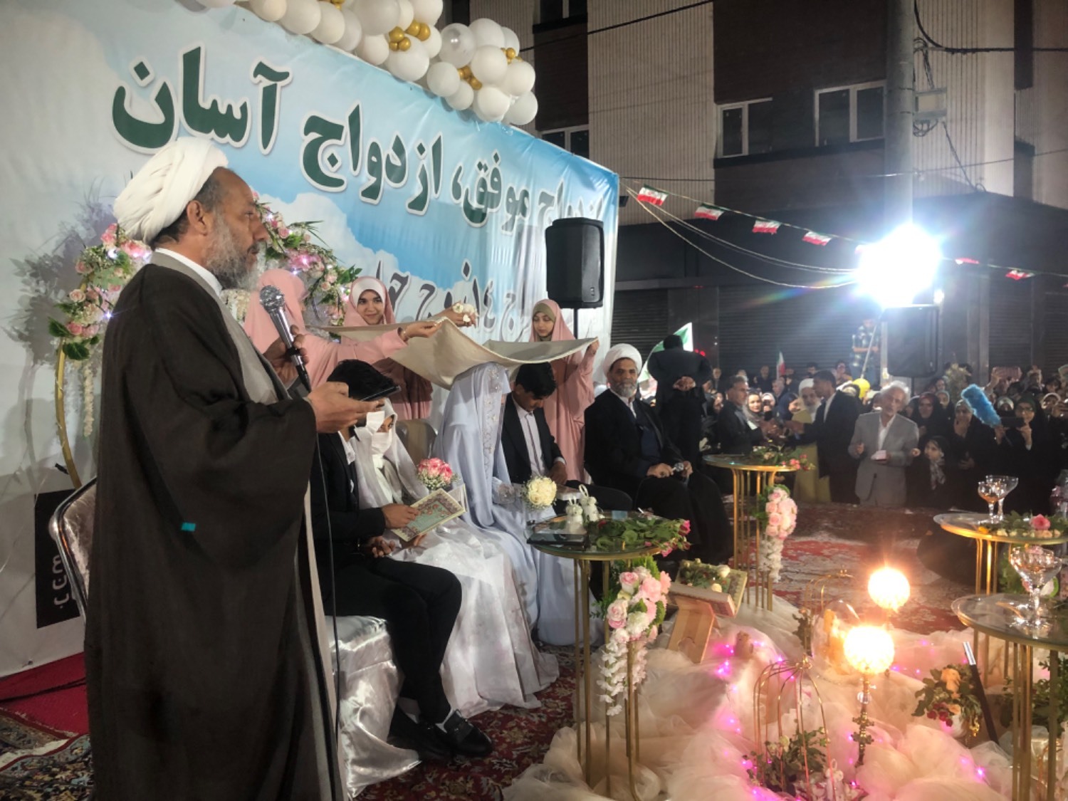 آغاز زندگی مشترک ۲۰ زوج جوان در مشهد با شعار «ازدواج آسان» آغاز زندگی مشترک ۲۰ زوج جوان در مشهد با شعار «ازدواج آسان»