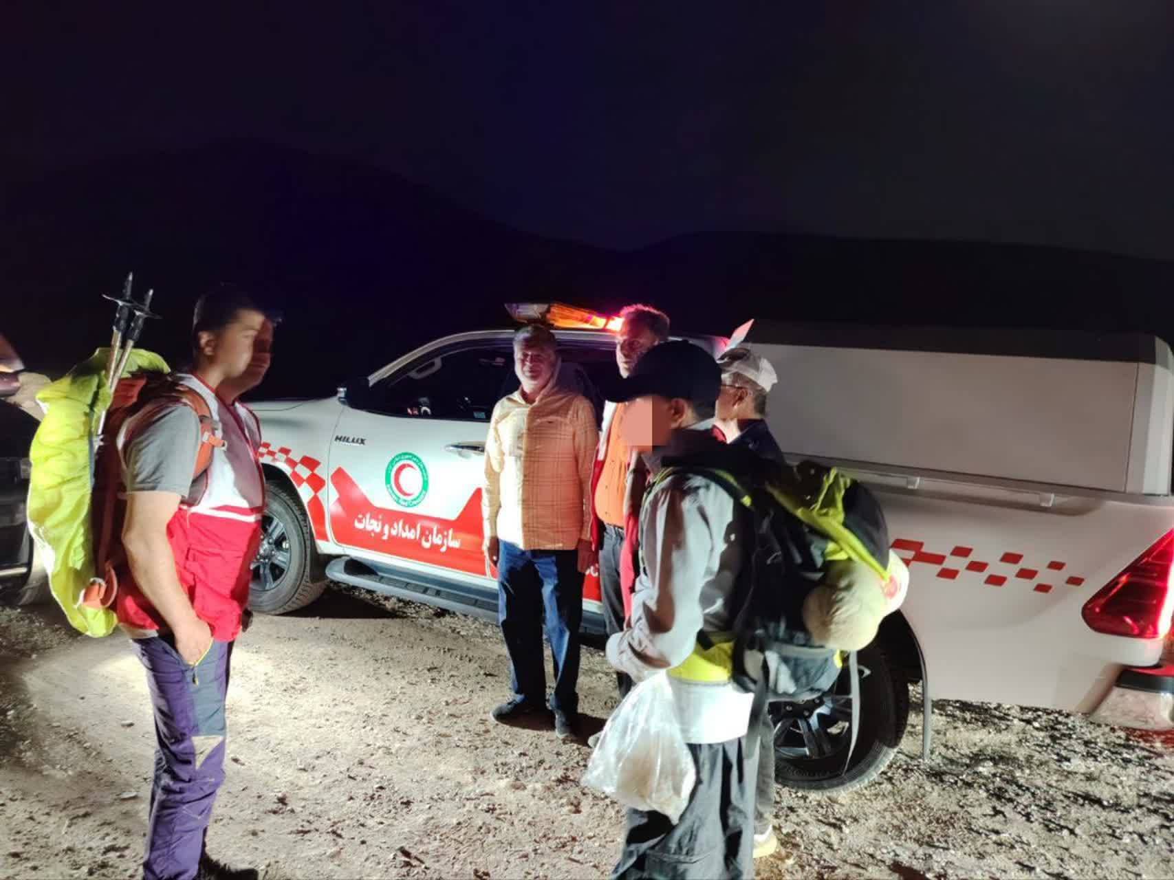 نجات ۵ طبیعتگرد گرفتار در ارتفاعات نیشابور نجات ۵ طبیعتگرد گرفتار در ارتفاعات نیشابور