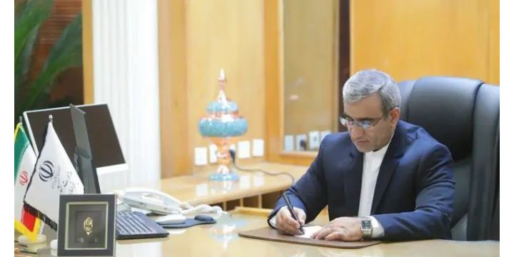 کارگران ایرانی در خط مقدم جهاد اقتصادی ایستادهاند کارگران ایرانی در خط مقدم جهاد اقتصادی ایستادهاند
