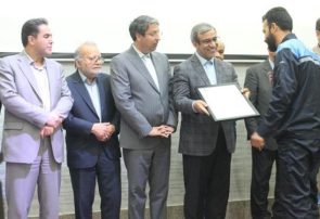 آیین تجلیل از کارگران نمونه شرکت صنایع فضل الکتریک نیشابور برگزار شد