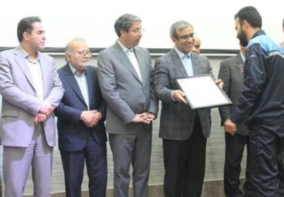 آیین تجلیل از کارگران نمونه شرکت صنایع فضل الکتریک نیشابور برگزار شد آیین تجلیل از کارگران نمونه شرکت صنایع فضل الکتریک نیشابور برگزار شد