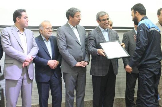 آیین تجلیل از کارگران نمونه شرکت صنایع فضل الکتریک نیشابور برگزار شد آیین تجلیل از کارگران نمونه شرکت صنایع فضل الکتریک نیشابور برگزار شد