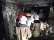 نجات ۲۰ مسافر محبوس از آتشسوزی یک هتل آپارتمان در مشهد نجات ۲۰ مسافر محبوس از آتشسوزی یک هتل آپارتمان در مشهد