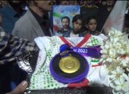 اهدای مدال طلای پارالمپیک به خانواده شهید در فریمان اهدای مدال طلای پارالمپیک به خانواده شهید در فریمان
