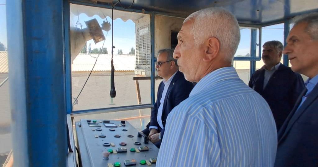 آغاز تحویل چغندر قند پاییزه به کارخانه قند جوین آغاز تحویل چغندر قند پاییزه به کارخانه قند جوین