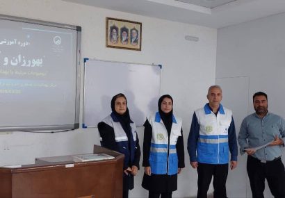 تجلیل از بهورزان و آبداران نمونه در بردسکن تجلیل از بهورزان و آبداران نمونه در بردسکن