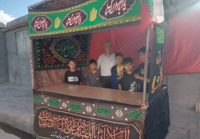 کودکان فریمانی موکب های عزاداری برپا کردند
