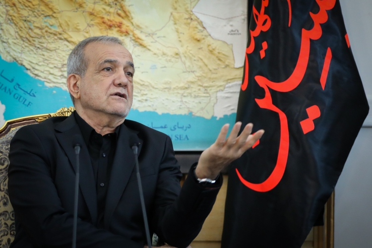 سفر رئیس جمهور به مشهد مقدس برای زیارت امام رضا(ع) سفر رئیس جمهور به مشهد مقدس برای زیارت امام رضا(ع)